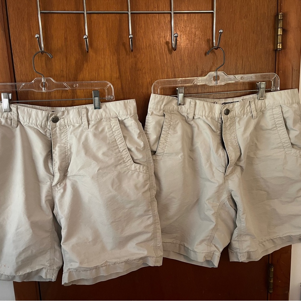 Men’s Mountain Khaki tan Shorts